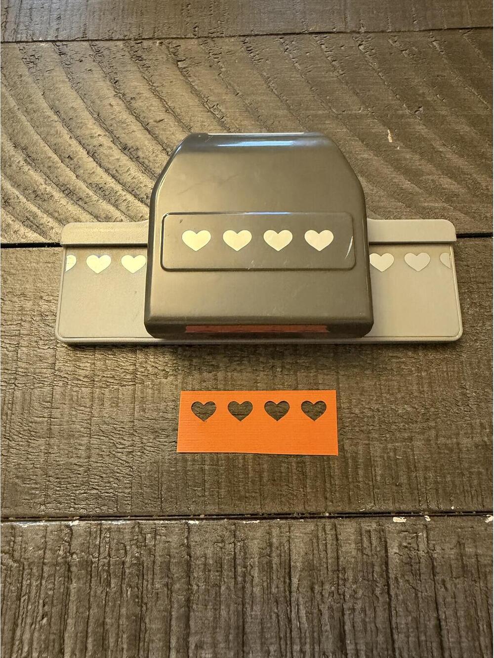 Stampin’ Up Hearts Border Shape Punch